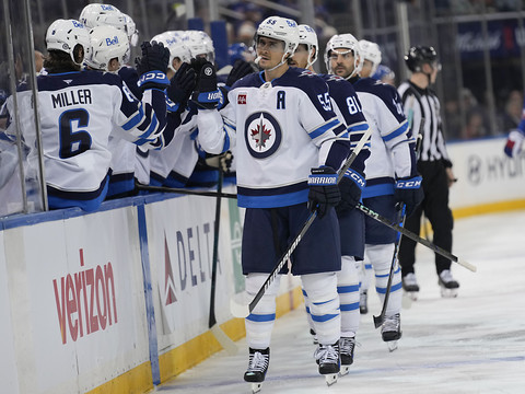 Winnipeg et Niederreiter deviennent inarrêtables