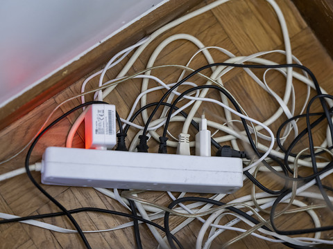 4,3 TWh perdus pour faire tourner des appareils électroniques