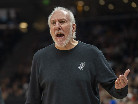 Le coach des Spurs Popovich victime d'un 