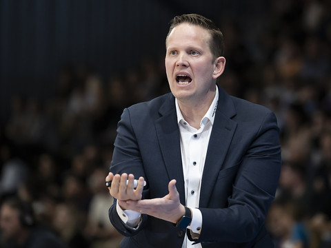 Fribourg Olympic se qualifie pour la suite de la compétition