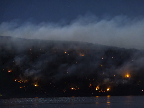 La région de New York en proie aux flammes et à la sécheresse