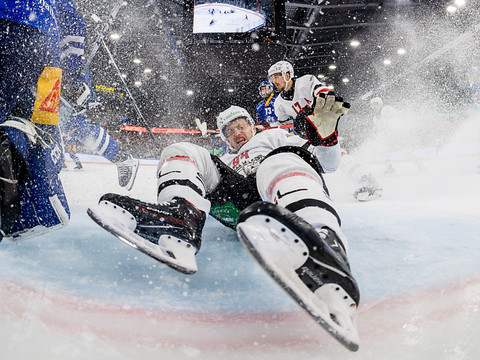 Lausanne n'est plus leader, Fribourg s'adjuge le derby
