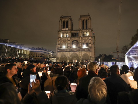 A Paris, la Vierge de Notre-Dame retrouve 