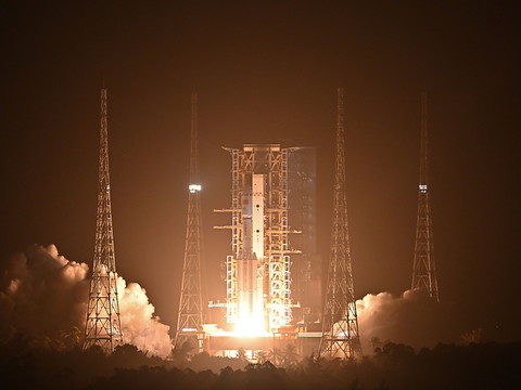 Base sur la Lune: la Chine va tester des briques dans l'espace