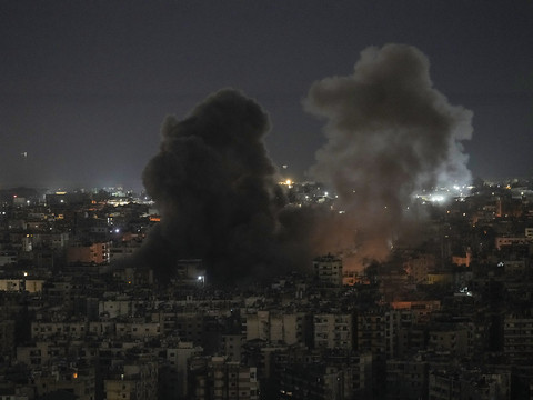 Raids israéliens meurtriers dans la bande de Gaza et à Beyrouth