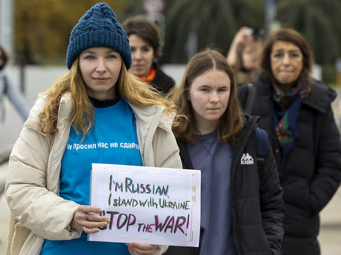 Des opposants russes manifestent à Genève contre le régime Poutine