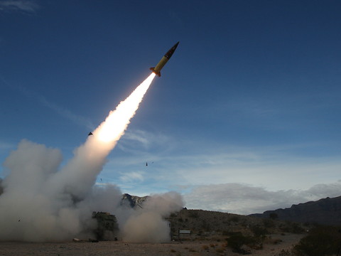 Missiles à longue portée en Ukraine: feu vert américain