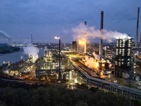 Nouvelle perte annuelle pour ThyssenKrupp, en introspection