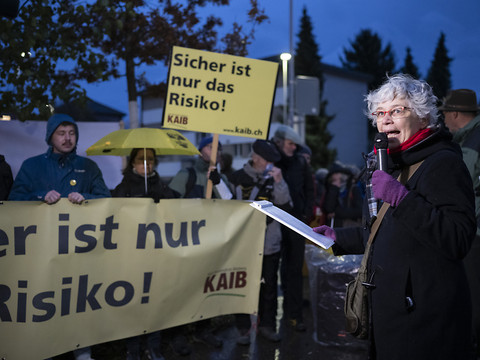 Mini-manifestation à Bülach contre le projet de dépôt de la Nagra