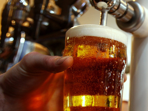 Les ventes de bière continuent de s'émousser