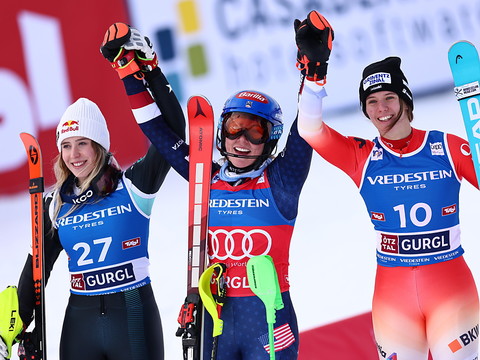 Un premier podium pour Rast, un 99e succès pour Shiffrin