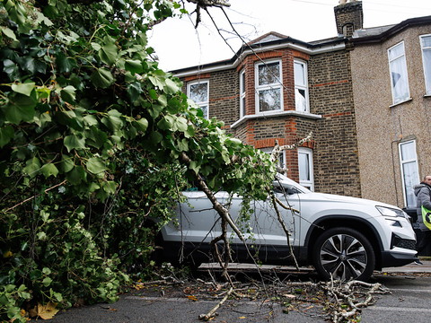 La tempête Bert poursuit ses dégâts en Grande-Bretagne