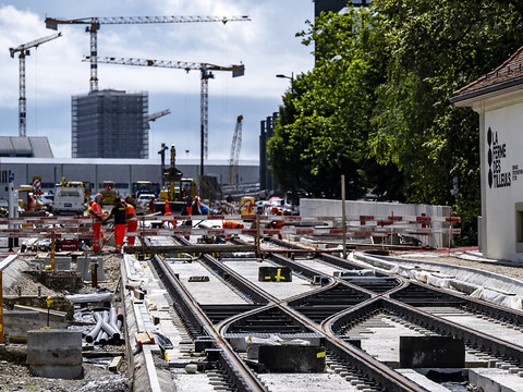 Plus de postes, moins de vacance, l'emploi prospère en Suisse