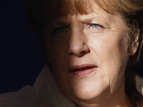 Réfugiés, Russie: l'ex-chancelière allemande Merkel sans regret