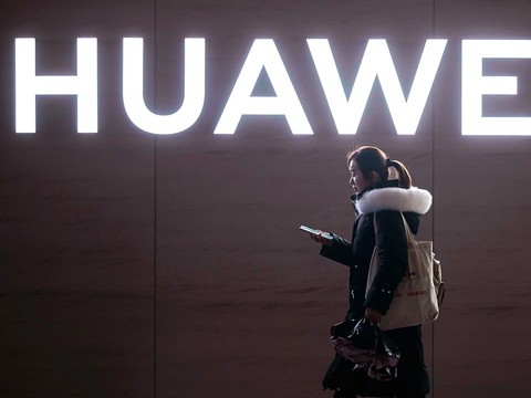 Huawei lance un téléphone équipé d'un système d'exploitation maison