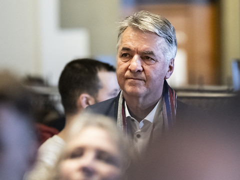 Le maire sortant de Berne renonce à se présenter au second tour
