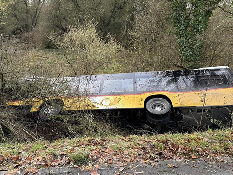 Voiture à l'origine de la collision avec le car postal à Koblenz/AG