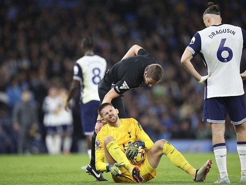 Tottenham privé plusieurs mois de son gardien Vicario