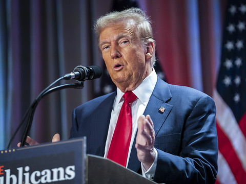 Trump dit que le Mexique va arrêter l'immigration, Mexico dément