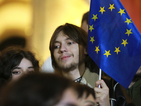 Géorgie:milliers de sympathisants pro UE pour le 3e soir consécutif