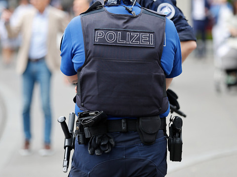 Zurich: la police contrôle plusieurs centaines de supporters de GC