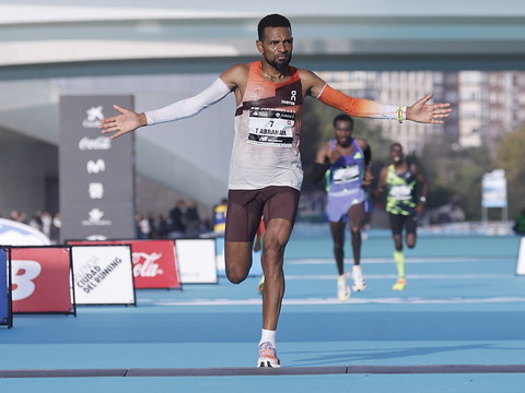 Tadesse Abraham bat le record de Suisse pour son dernier marathon