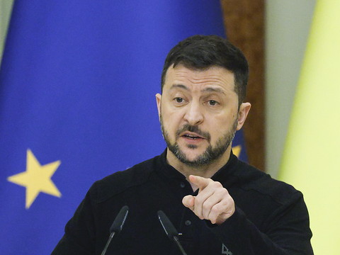 Zelensky veut armes et garanties de l'Otan avant des négociations