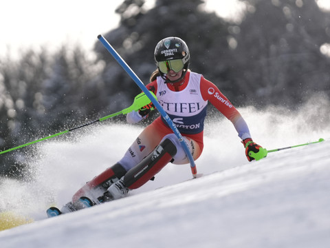Doublé suisse en slalom à Killington, Rast devant Holdener