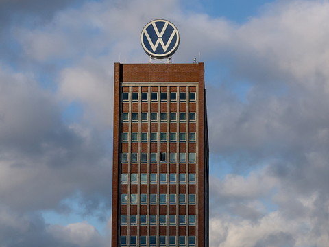 Les salariés de Volkswagen en grève pour sauver leurs usines