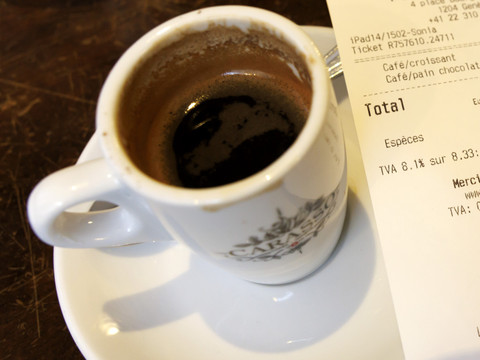 Un café coûte en moyenne 4,58 francs outre-Sarine