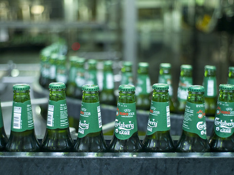 Le brasseur danois Carlsberg cède ses activités en Russie
