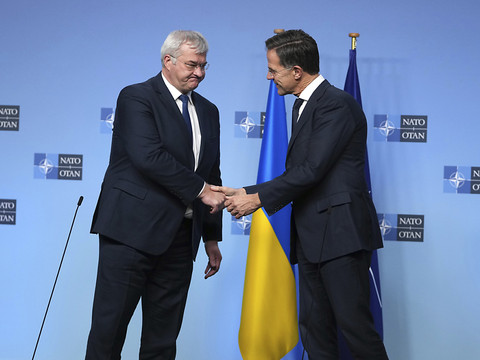 L'Ukraine met la pression pour être invitée à rejoindre l'Otan