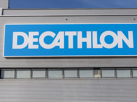 Decathlon défend le versement d'un milliard d'euros de dividendes