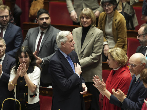 Le gouvernement renversé par l'Assemblée, une première depuis 1962