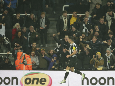 Schär marque, Manchester City gagne