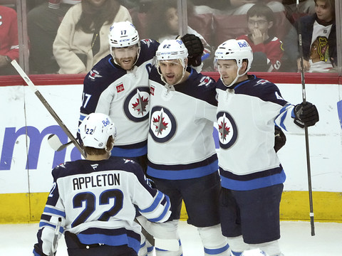 Niederreiter marque, les Jets gagnent