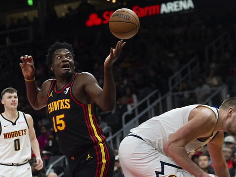 Nikola Jokic trop fort pour Clint Capela et les Hawks