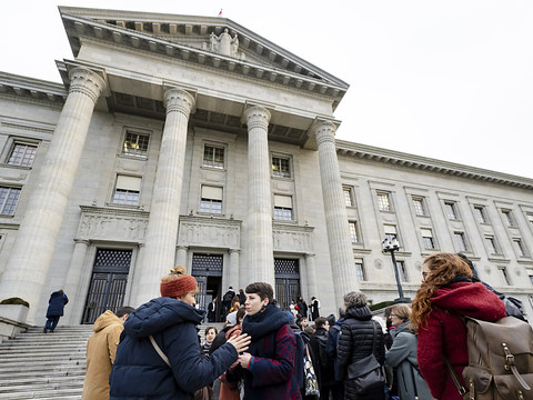 Le Tribunal fédéral rejette les recours sur la votation sur l'AVS