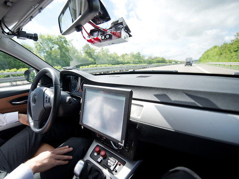La conduite automatisée autorisée en Suisse dès le 1er mars 2025