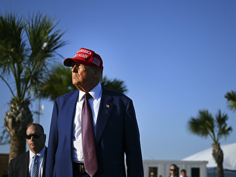 Trump dit vouloir éliminer l'heure d'été aux Etats-Unis