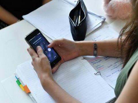 Smartphones à l'école: plus de 80% des Suisses pour les interdire