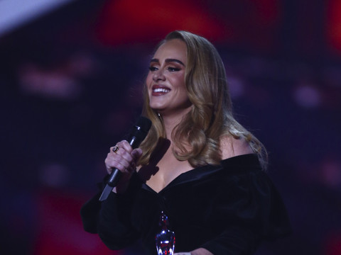 Un juge brésilien interdit mondialement une chanson d'Adele