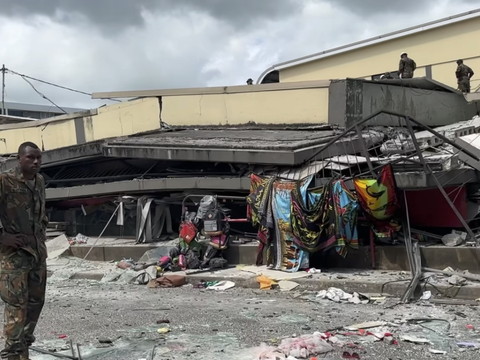Quatorze morts et d'importants dégâts après un séisme au Vanuatu