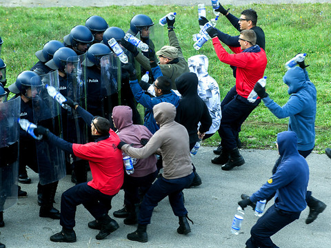Mieux lutter contre les violences dans les stades
