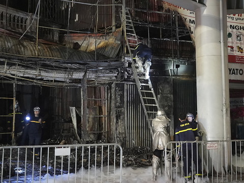 Onze morts dans l'incendie d'un bar karaoké à Hanoï