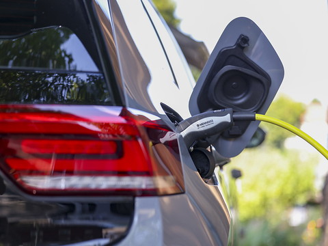 Net repli des immatriculations européennes de voitures électriques