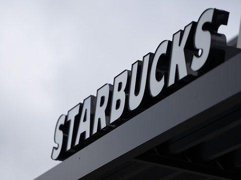 Les baristas syndiqués de Starbucks en grève aux Etats-Unis