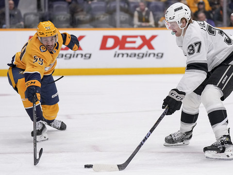Roman Josi: un assist et une victoire pour sa rentrée