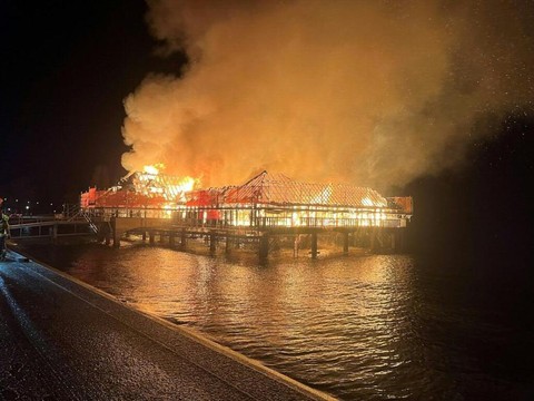 La mythique Badhütte de Rorschach (SG) en flammes