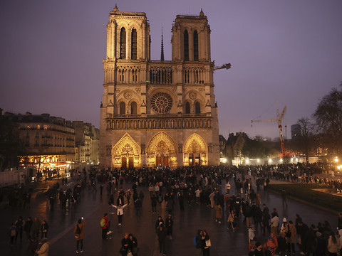 Notre-Dame de Paris accueille à nouveau des messes de Noël